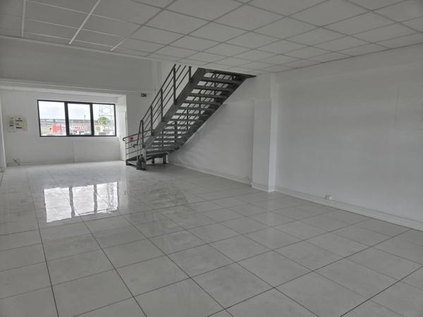 À LOUER – BUREAUX – 119 m²- BAIE MAHAULT (971)