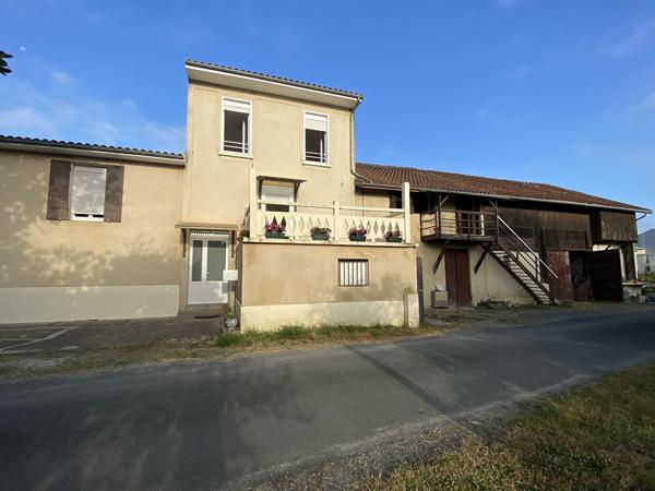 Ensemble immobilier sur près de 4ha de terrain , Ensemble immobilier sur près de 4ha de terrain ,