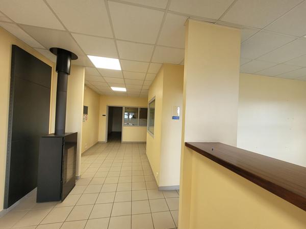 A VENDRE - LOCAL D'ACTIVITÉ 1 050 m² La Chevrolière - TOURNEBRIDE