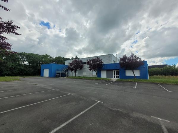 A VENDRE - LOCAL D'ACTIVITÉ 1 050 m² La Chevrolière - TOURNEBRIDE