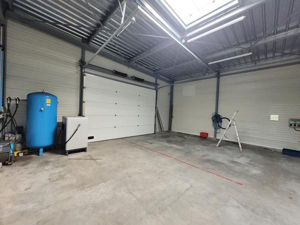 A VENDRE - LOCAL D'ACTIVITÉ 1 050 m² La Chevrolière - TOURNEBRIDE