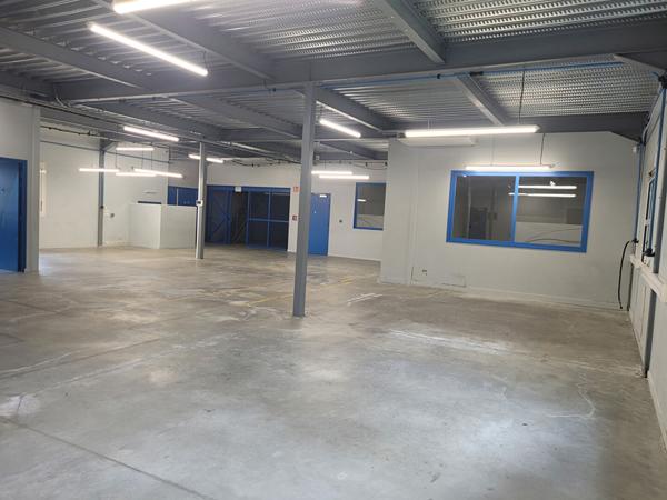 A VENDRE - LOCAL D'ACTIVITÉ 1 050 m² La Chevrolière - TOURNEBRIDE