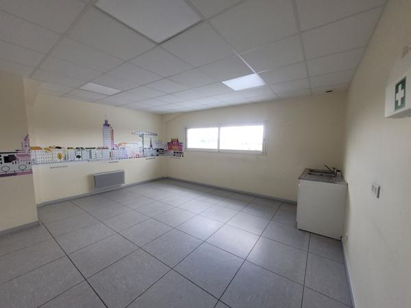 A VENDRE - LOCAL D'ACTIVITÉ 1 050 m² La Chevrolière - TOURNEBRIDE
