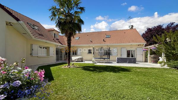 Vente Maison283,81 m² - 8 Pièces - SANTENY (94440)