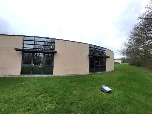 A VENDRE, ou A LOUER - Cugand - Bureaux 500 m² + Garage 95 m²