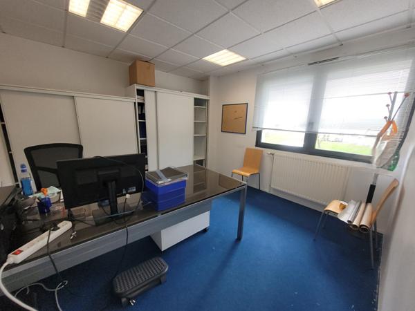 A VENDRE, ou A LOUER - Cugand - Bureaux 500 m² + Garage 95 m²