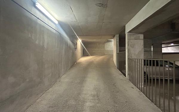 Stationnement à louer