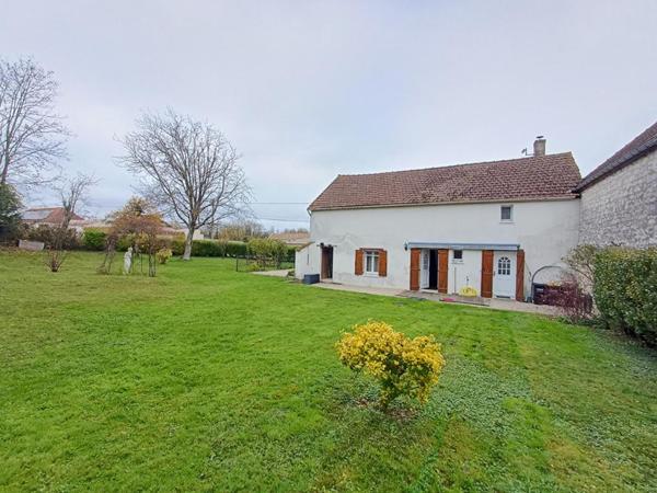 Maison rénovée 4 pièces -110 M² à Vouzy