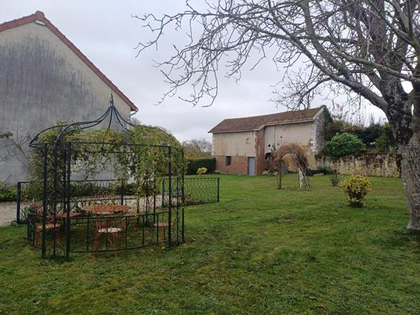 Maison rénovée 4 pièces -110 M² à Vouzy