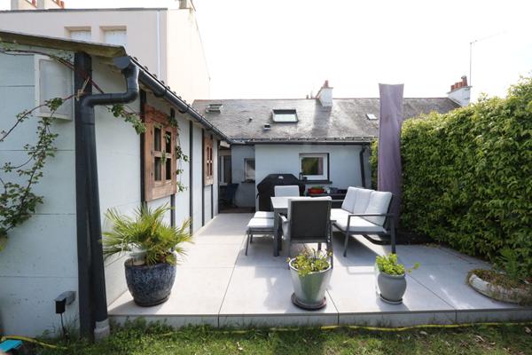 Maison 3 chambres avec vie de plain-pied, tout proche des commerces, jardin et appentis