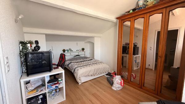 Maison familiale avec piscine au calme