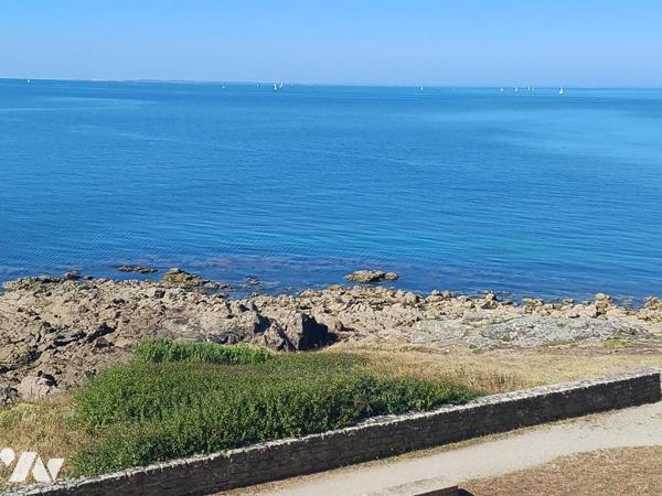 A VENDRE à ARZON (56) FACE MER - APPT en duplex de 71,02m2 + cave et garage double