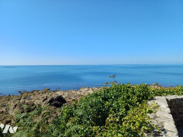 A VENDRE à ARZON (56) FACE MER - APPT en duplex de 71,02m2 + cave et garage double