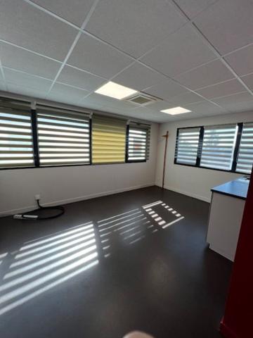 Laval Bureaux 68 m2
