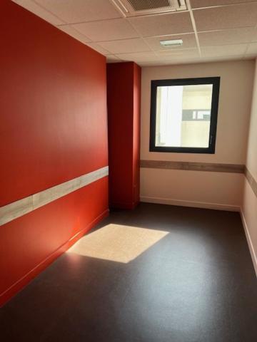 Laval Bureaux 68 m2