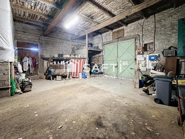 Grande Vigneronne avec 5 chambres un grand garage de + 100m2 et une piscine au centre de Magalas