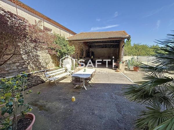 Grande Vigneronne avec 5 chambres un grand garage de + 100m2 et une piscine au centre de Magalas