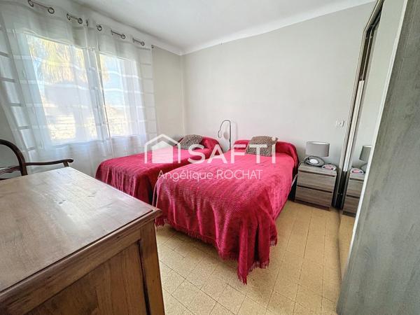 Grande Vigneronne avec 5 chambres un grand garage de + 100m2 et une piscine au centre de Magalas