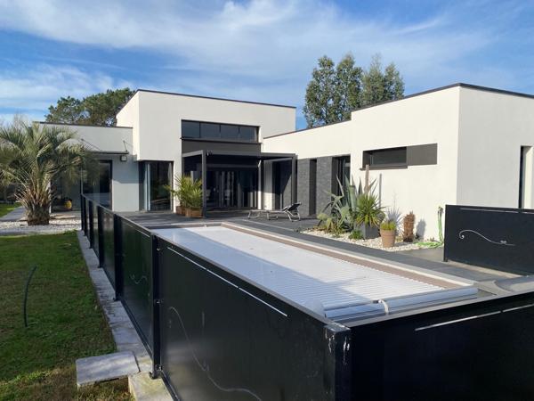 Belle contemporaine à Lège bourg