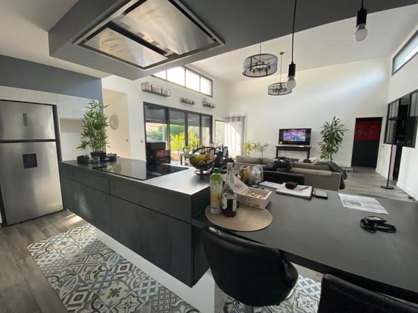 Belle contemporaine à Lège bourg