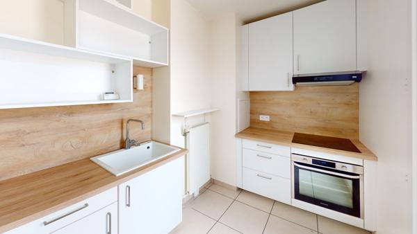 Lumineux Appartement 5 pièce(s) 93.80 m2 Ivry Sur Seine