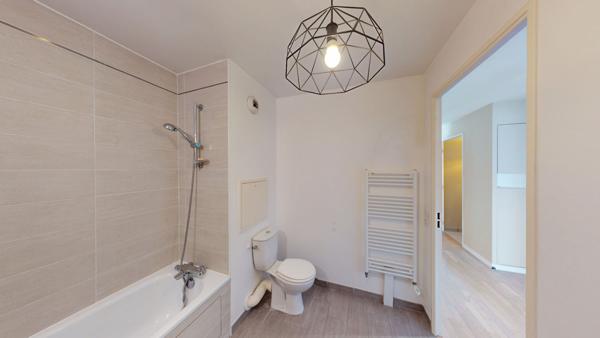 Lumineux Appartement 5 pièce(s) 93.80 m2 Ivry Sur Seine