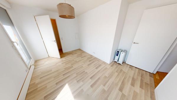 Lumineux Appartement 5 pièce(s) 93.80 m2 Ivry Sur Seine