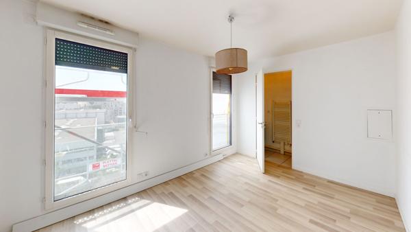 Lumineux Appartement 5 pièce(s) 93.80 m2 Ivry Sur Seine