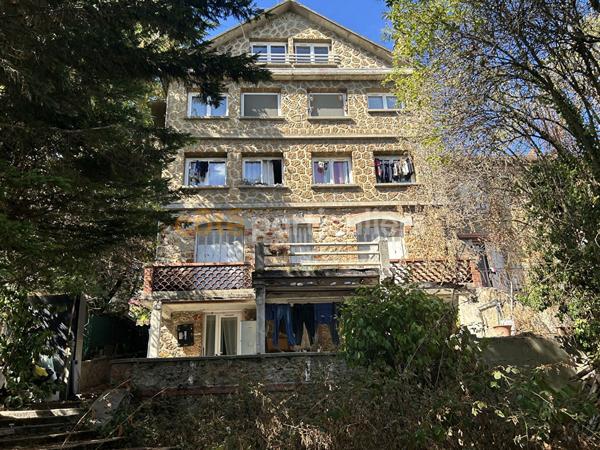 Vente
                Immeuble341 m² - 17 Pièces -
                    ATHIS MONS (91200)
