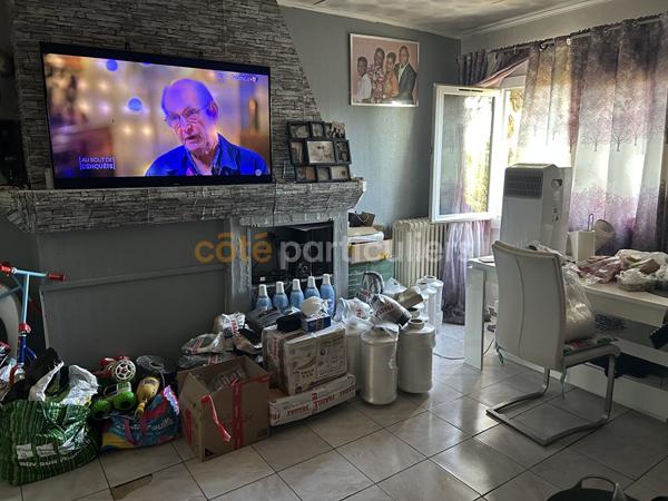 Vente
                Immeuble341 m² - 17 Pièces -
                    ATHIS MONS (91200)