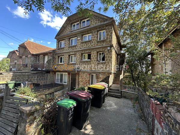 Vente
                Immeuble341 m² - 17 Pièces -
                    ATHIS MONS (91200)
