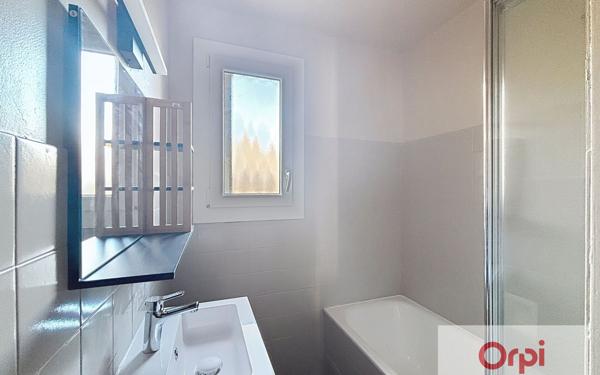 Appartement à louer    3 pièces • 52 m2 Montluçon