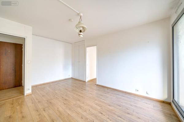 Appartement à vendre à Saint-Mandé dans le Val-de-Marne (94160), ref : 2 PIECES TERRASSE +BOX SAINT MANDE   
BOIS DE VINCENNES