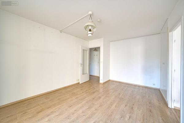 Appartement à vendre à Saint-Mandé dans le Val-de-Marne (94160), ref : 2 PIECES TERRASSE +BOX SAINT MANDE   
BOIS DE VINCENNES