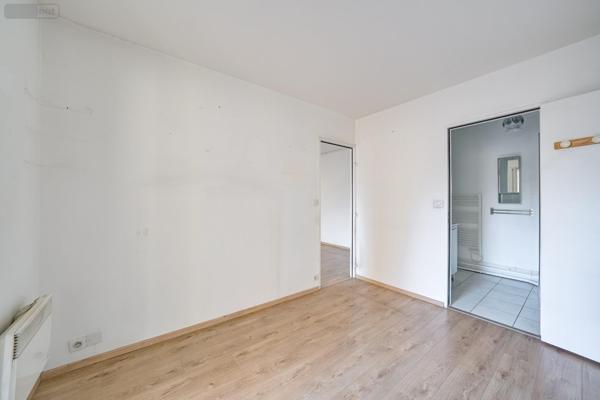 Appartement à vendre à Saint-Mandé dans le Val-de-Marne (94160), ref : 2 PIECES TERRASSE +BOX SAINT MANDE   
BOIS DE VINCENNES