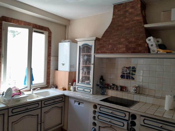 AVIGNON LE PONTET - MAISON A VENDRE AVEC COUR PROCHE CENTRE VILLE A PIED - GARAGE