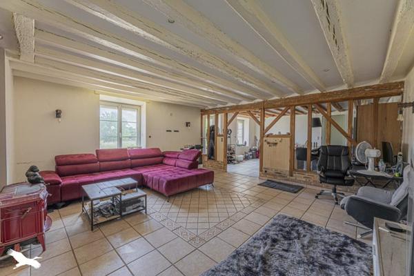 Maison 270 810 € Saint-Amand-Longpré 4 p 156 m² DPE C