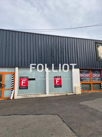 A LOUER - LOCAL COMMERCIAL de 100 m² AVEC BEL EMPLACEMENT ET GRANDE VISIBILITÉ