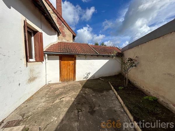 Vente
                Maison63 m² - 3 Pièces -
                    SAINT AMAND MONTROND (18200)