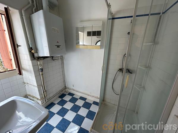 Vente
                Maison63 m² - 3 Pièces -
                    SAINT AMAND MONTROND (18200)