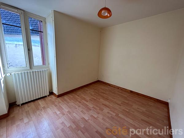 Vente
                Maison63 m² - 3 Pièces -
                    SAINT AMAND MONTROND (18200)