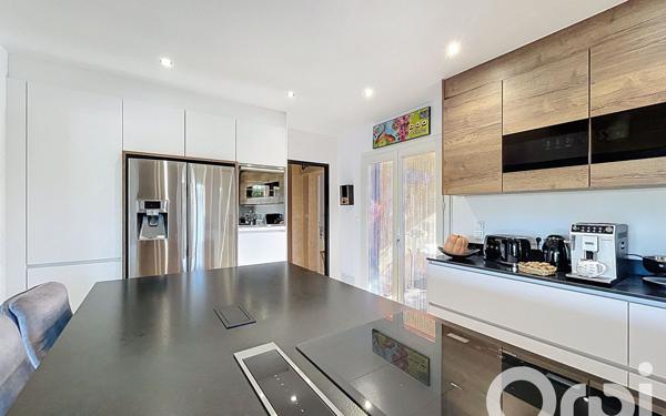 Maison à vendre    7 pièces •  Théza