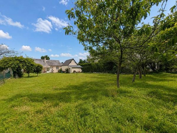 Maison de plain-pied avec jardin et espaces annexes – Cinq-Mars-la-Pile