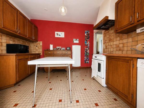 Maison de plain-pied avec jardin et espaces annexes – Cinq-Mars-la-Pile