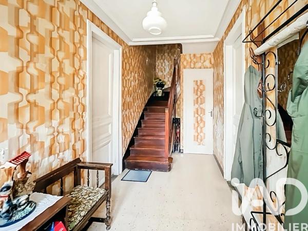 Immeuble à vendre 273 m² Crespières