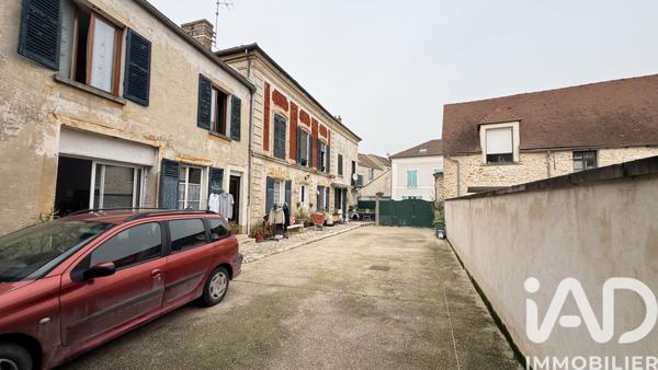 Immeuble à vendre 273 m² Crespières