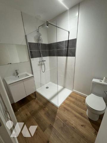 NOUVEAUTE étude TRENTE CINQ NOTAIRES !! Au c?ur du centre bourg de la commune de RENAC, venez d...