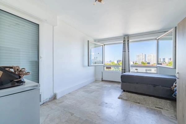 Appartement 6 pièces à vendre AUBERVILLIERS (93), commercialité possible
