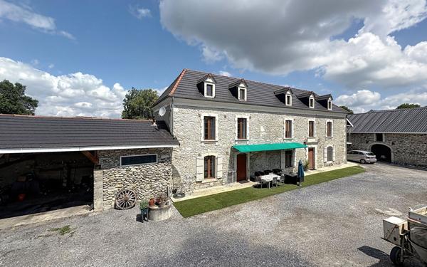 Maison à vendre    8 pièces •  Pardies-Piétat