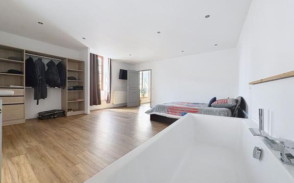 Maison à vendre    8 pièces •  Pardies-Piétat